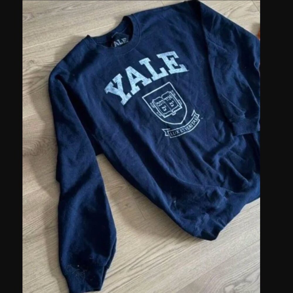 Soft 90s Vintage Yale University Sweatshirt Sweater